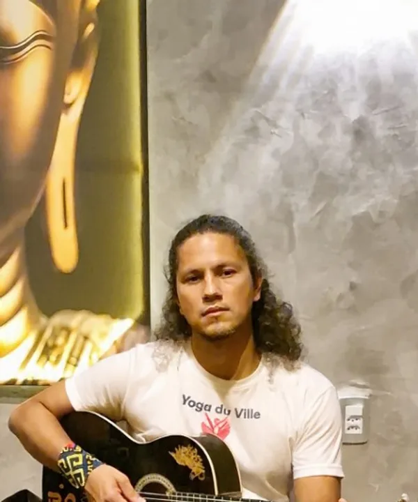 Marcelo de Moreira — Hatha Yoga · Yin Yoga