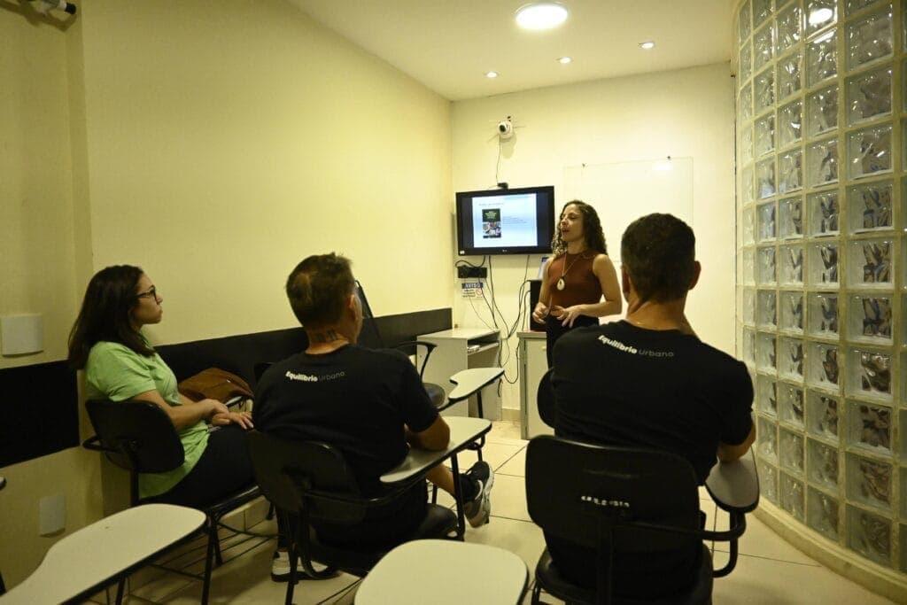 Palestra sobre Yoga e Nutrição