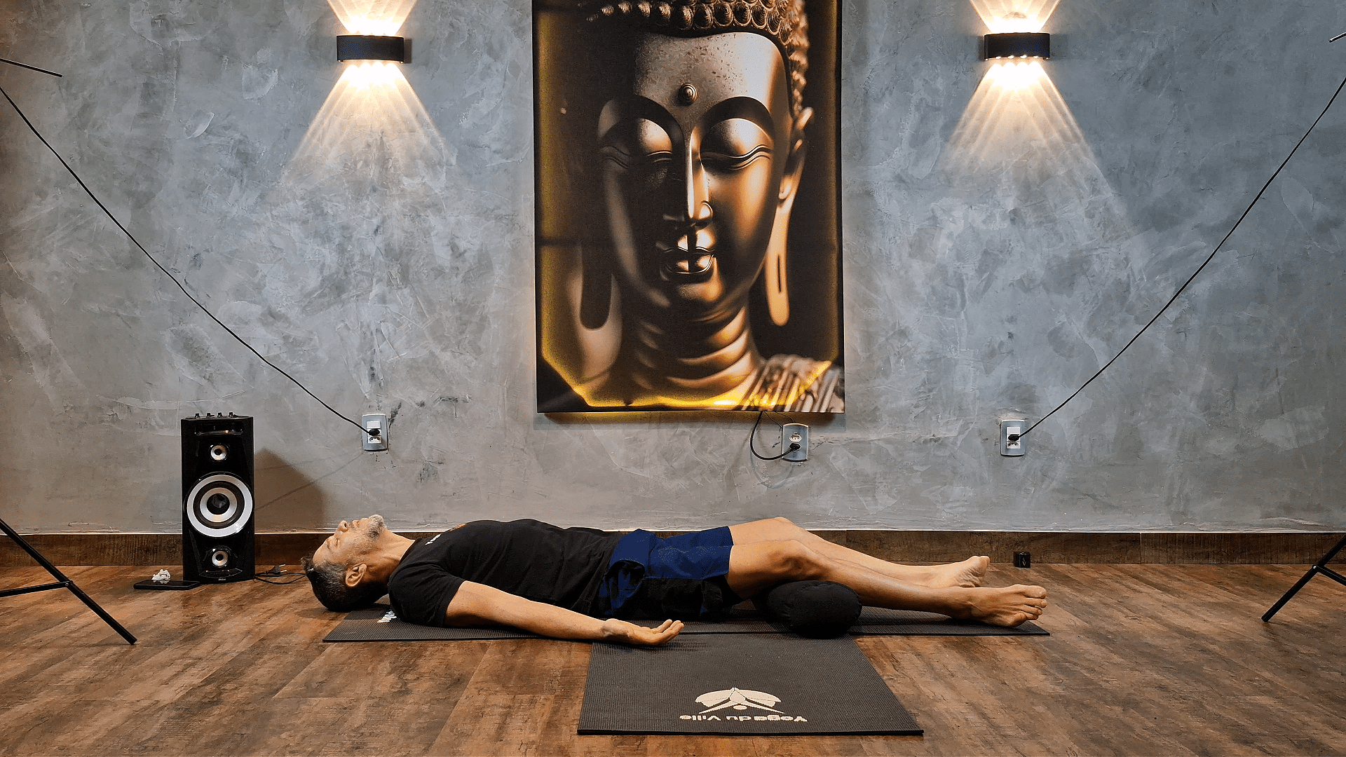 Postura Shavasana no yoga para relaxamento
