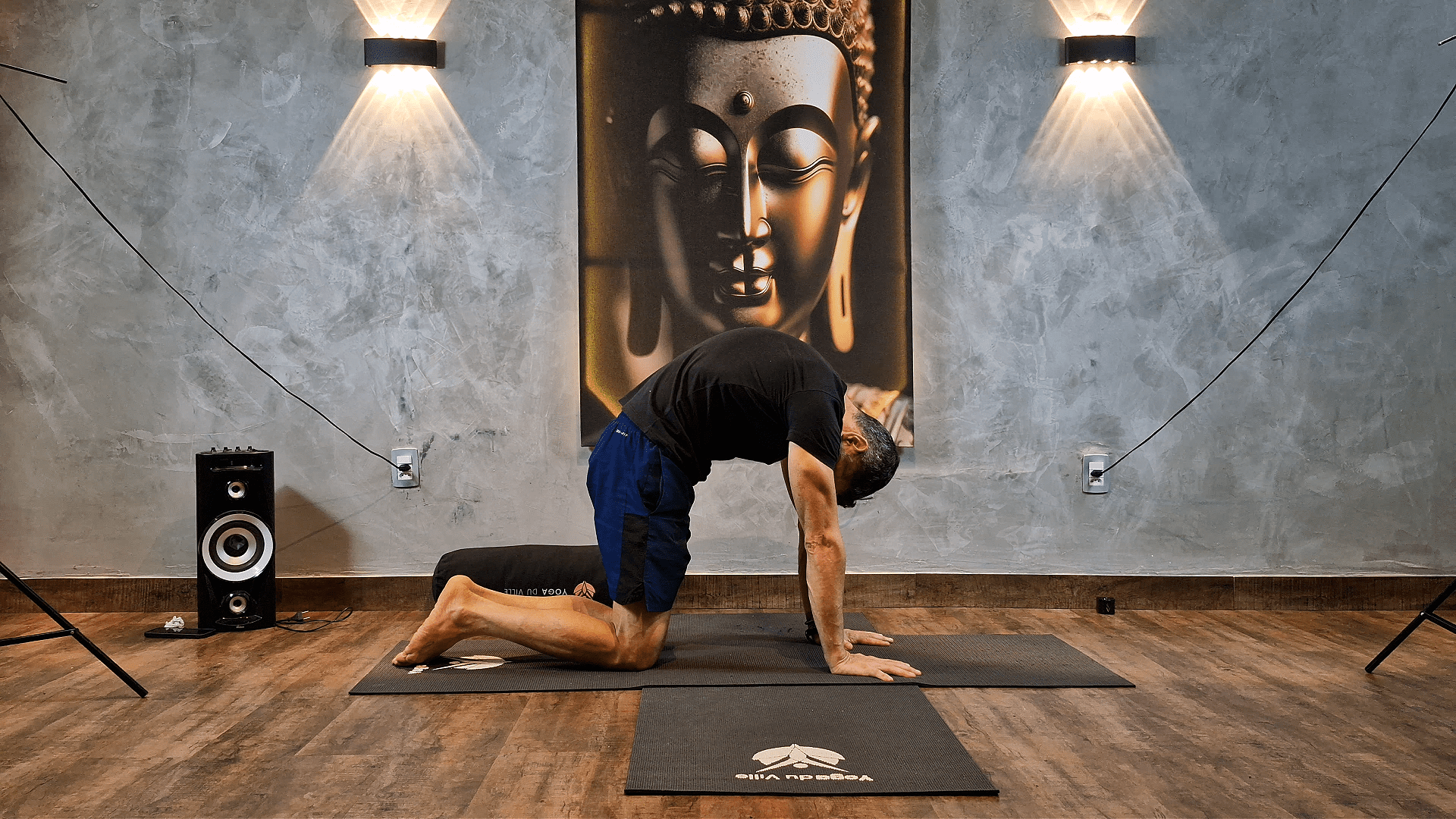 Postura da Vaca no yoga para alongamento