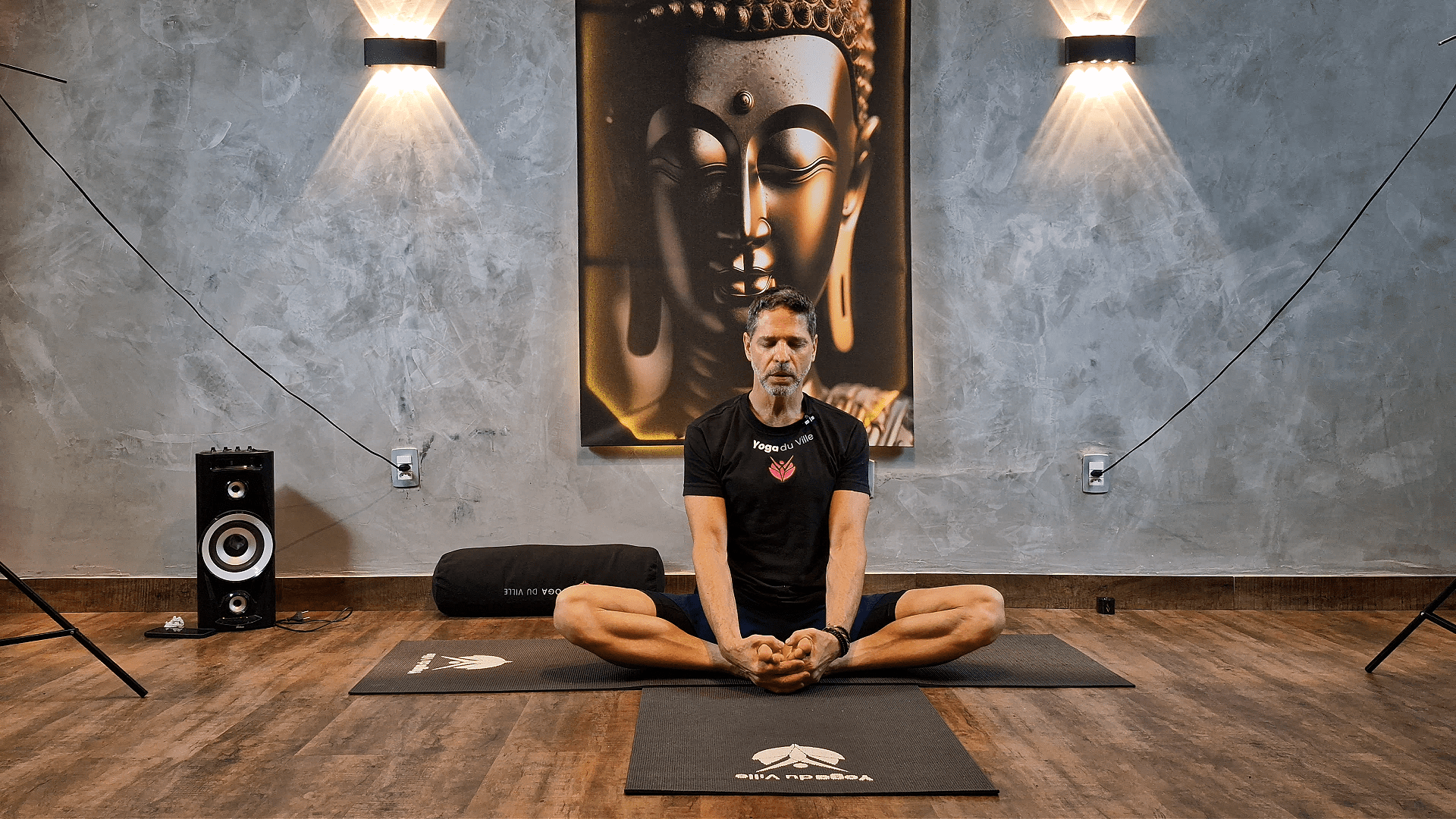 Postura Borboleta no yoga para flexibilidade do quadril